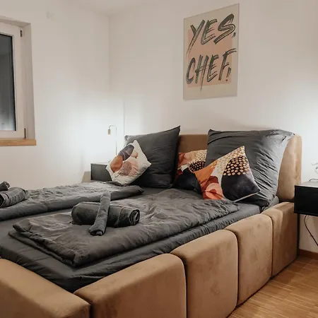 Passaus Motto Appartements! Solo - Paerchen - Familien - Gruppen Apartament